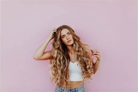 fotos para fingir que é você cabelo ondulado|Aprenda como finalizar o cabelo ondulado .